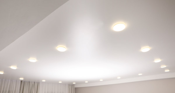 Etapes de branchement de plusieurs spots au plafond